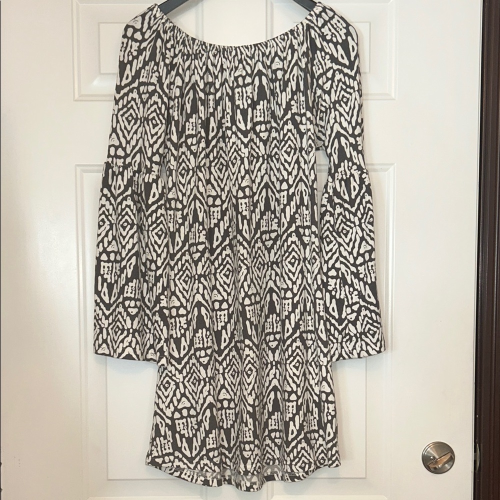 Women's Aztec On/Off the Shoulder Dress M Gray White Bell Sleeve Summer Loose
